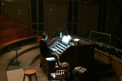 Pascal à la console du grand orgue