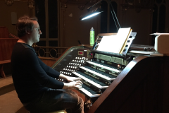 Pascal à la console du grand orgue